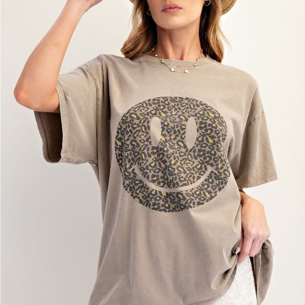 Easel Leopard Smiley Graphic Tee - Taupe